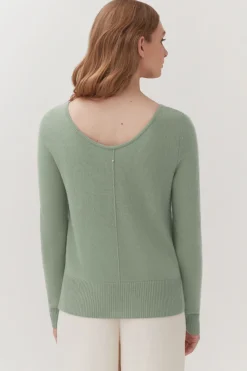 Single-Origin Cashmere Scoop Neck Sweater